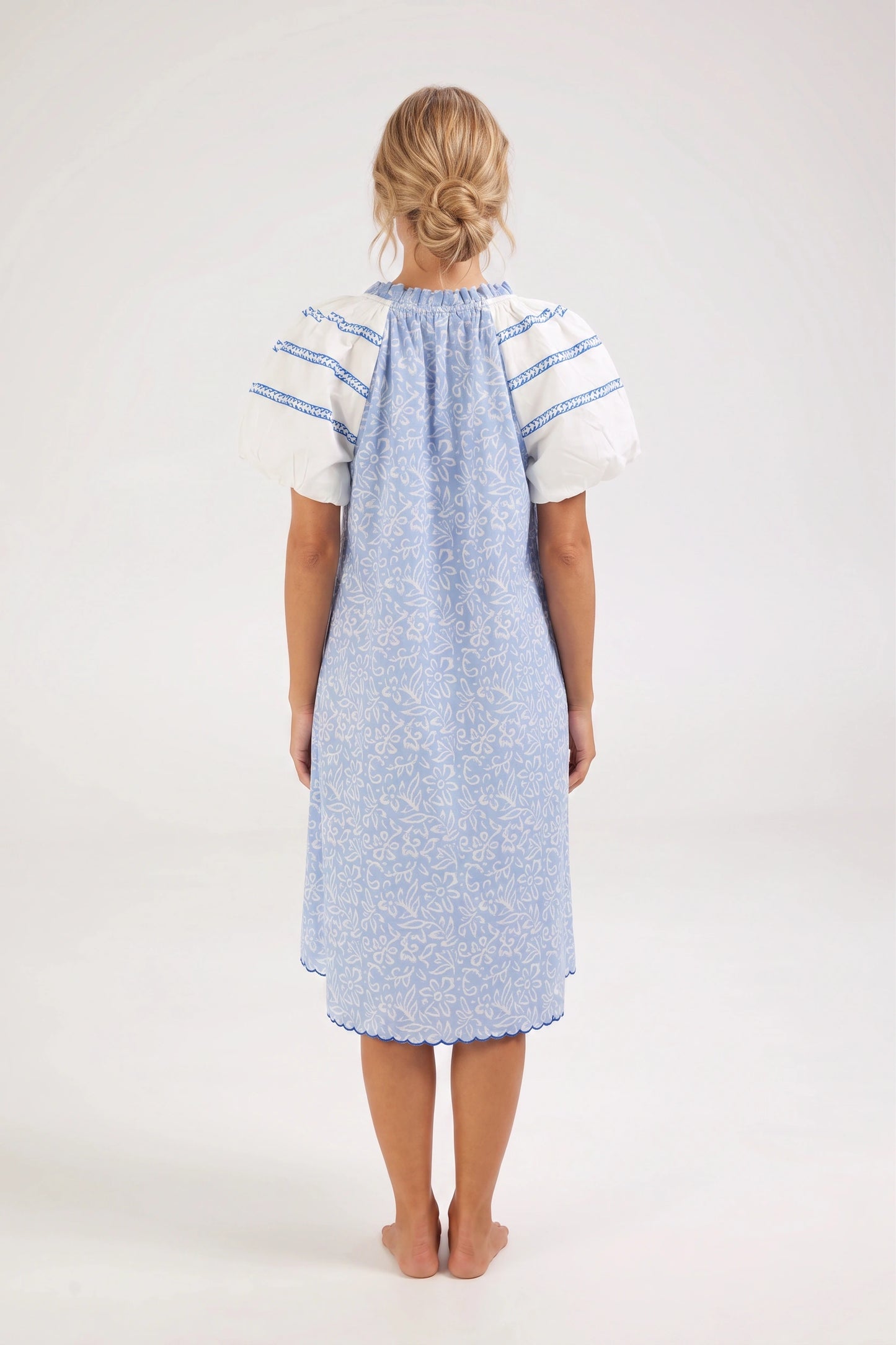 "Periwinkle" nightie in breathable cotton